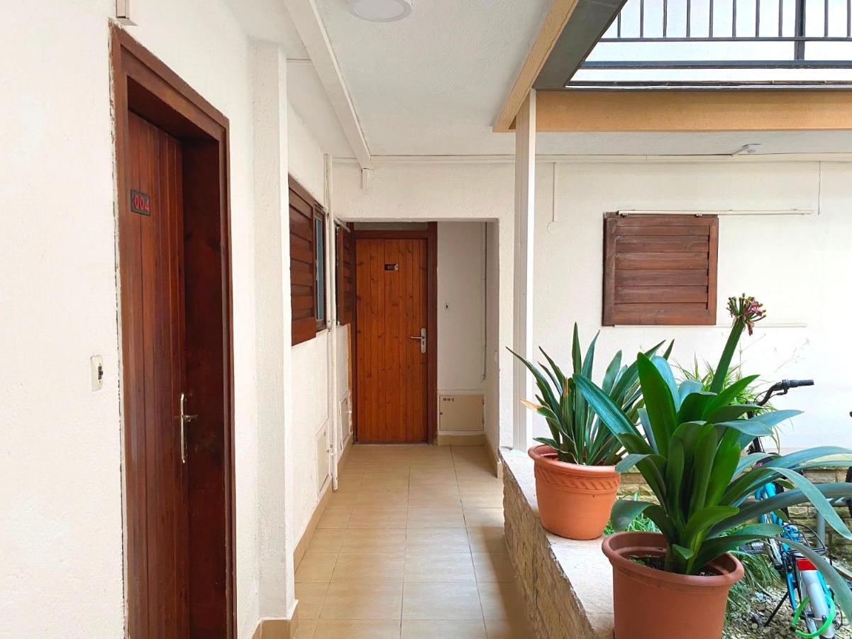 Apartamentos Flandria Салоу Экстерьер фото