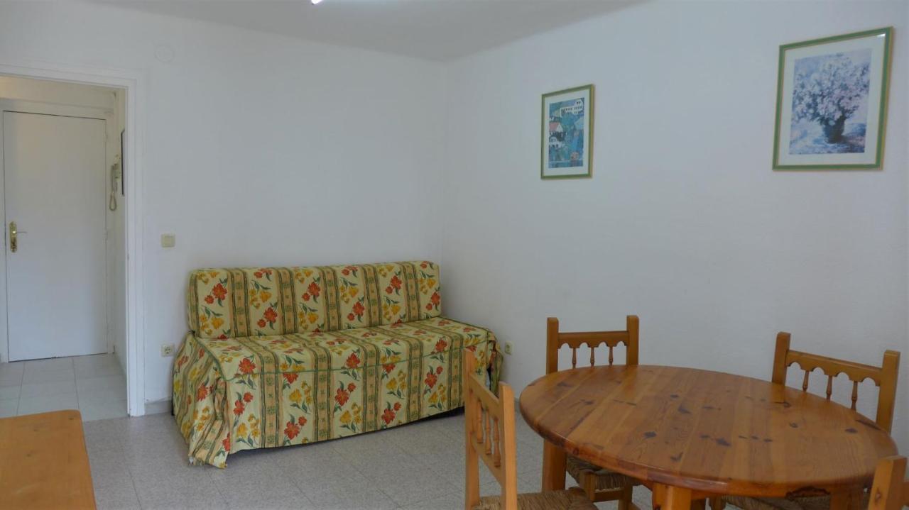 Apartamentos Flandria Салоу Экстерьер фото