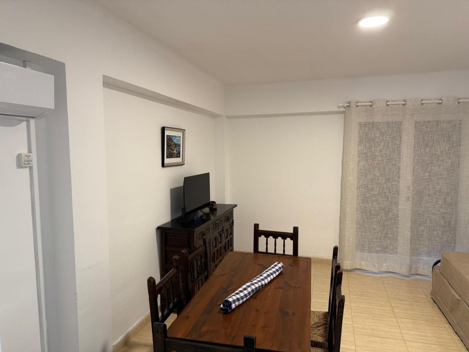 Apartamentos Flandria Салоу Экстерьер фото